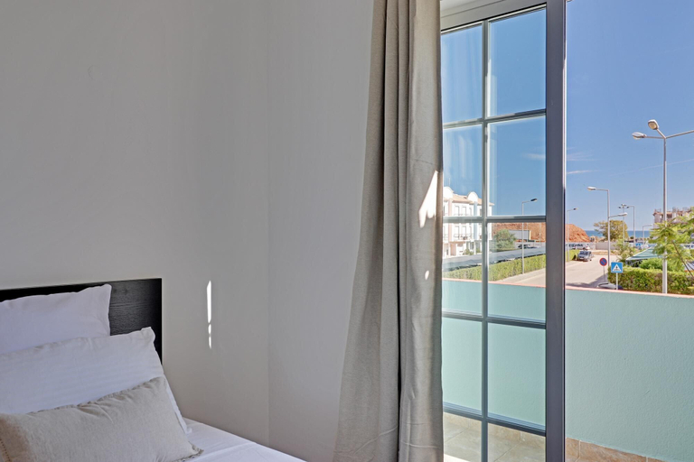 Room 3, Jungle Beach House in Quarteira, Loulé
