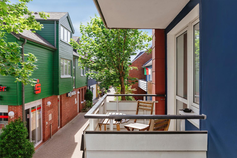 Others, Hotel Helgolandia, Pinneberg