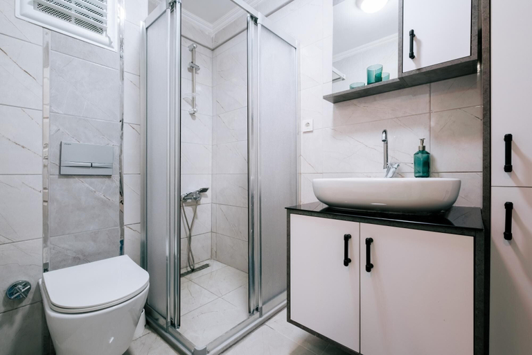 Room 3, Charming Oasis w Balcony 5 min to Bull Statue, Kadıköy
