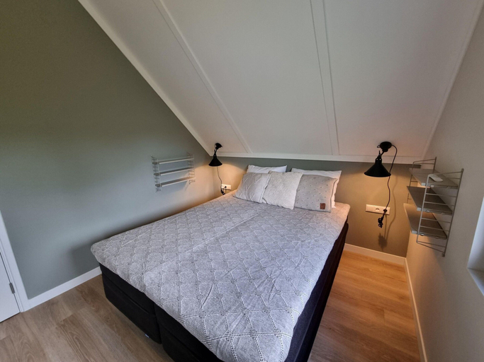 Room 2, Waterfront Villa w/ Jetty, Gaasterlân-Sleat