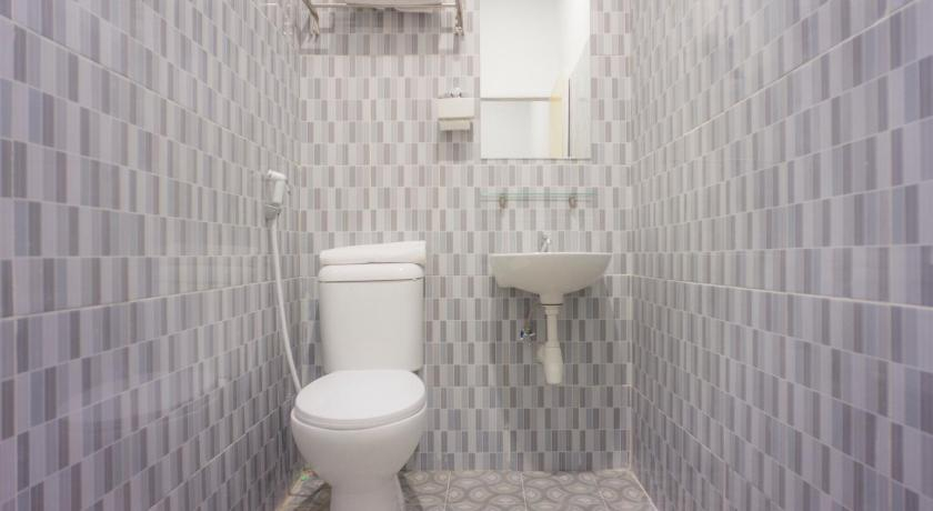 Bathroom 4, Hotel O Citra Anggrek, Medan