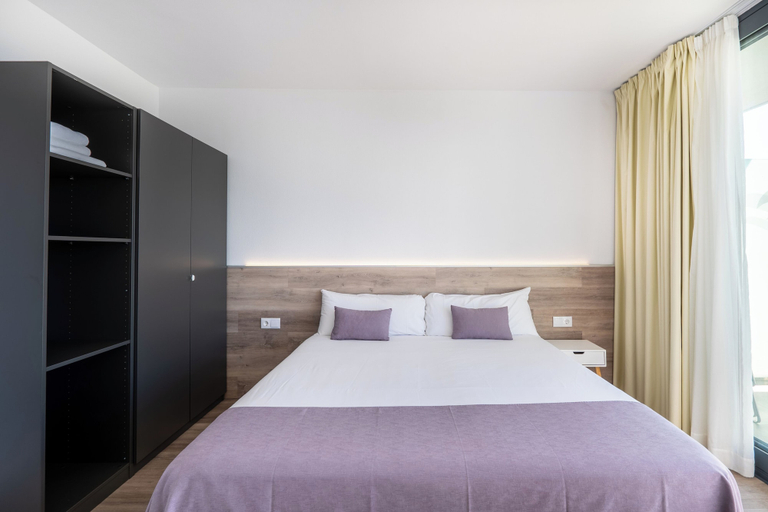 Bedroom 3, Aparthotel Comtat Sant Jordi, Girona