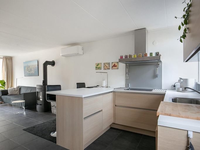 Private kitchen 3, Holiday Home in Grou With Bubble Bath, Boarnsterhim
