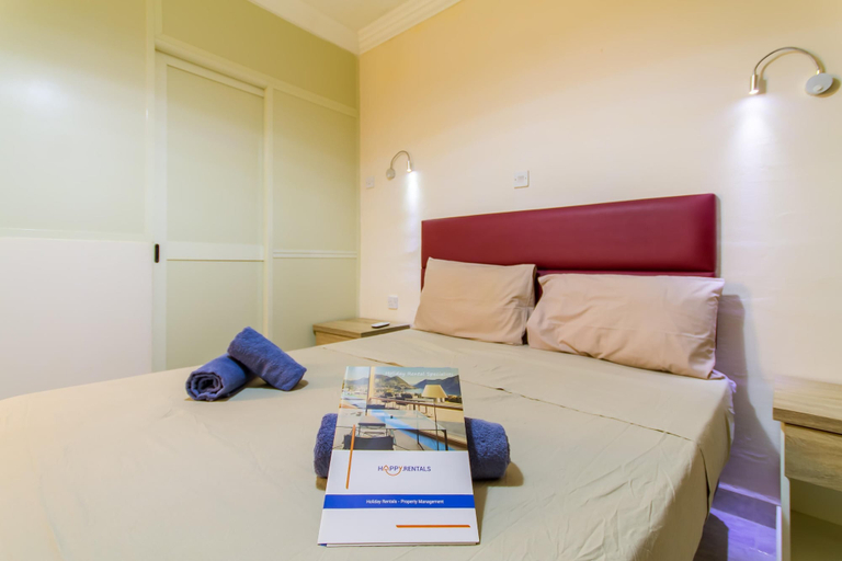 Room 4, Merill Pool and Sea Charming Apart 3
