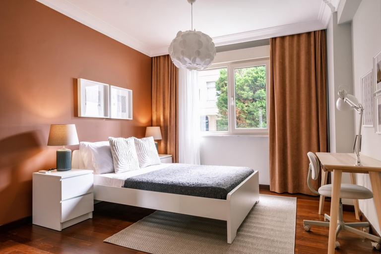 Room 5, Spacious Flat 3 min to Coast and Bagdat Avenue, Kadıköy