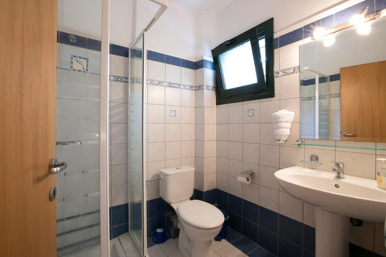 Bathroom 3, Blue Crab, Beachfront House in Kalandra #FeelsLikeHome, Central Macedonia