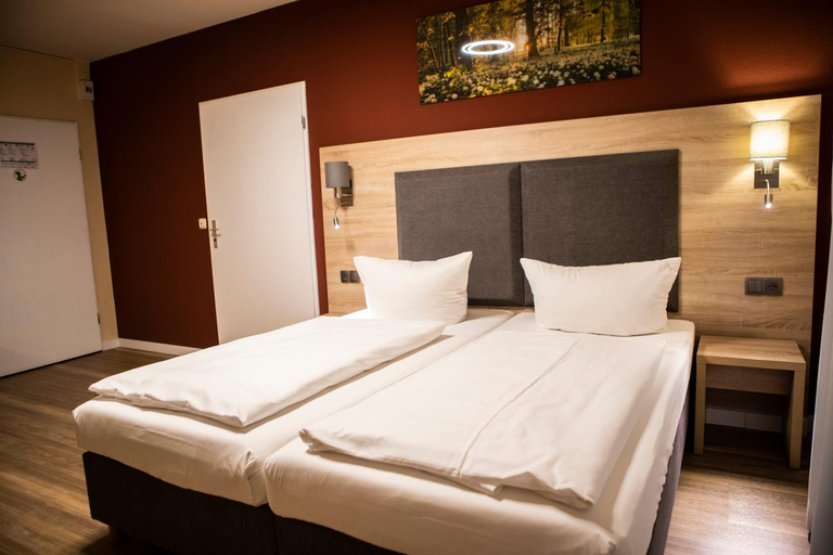 Others 4, BlnCty Hotel, Berlin