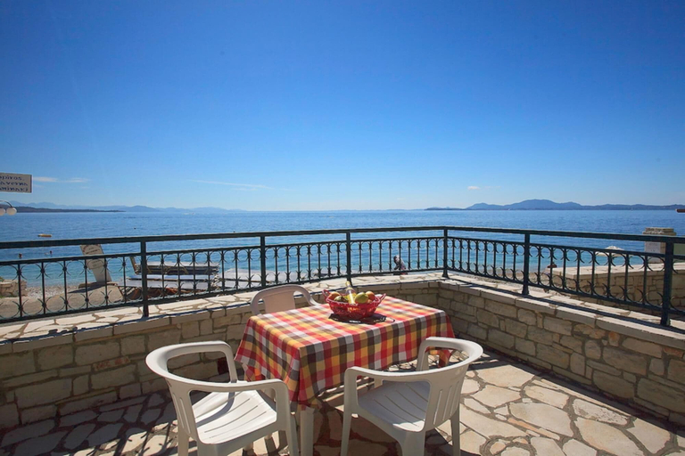 Room 2, Dina Beach Front Apartment, Ionian Islands