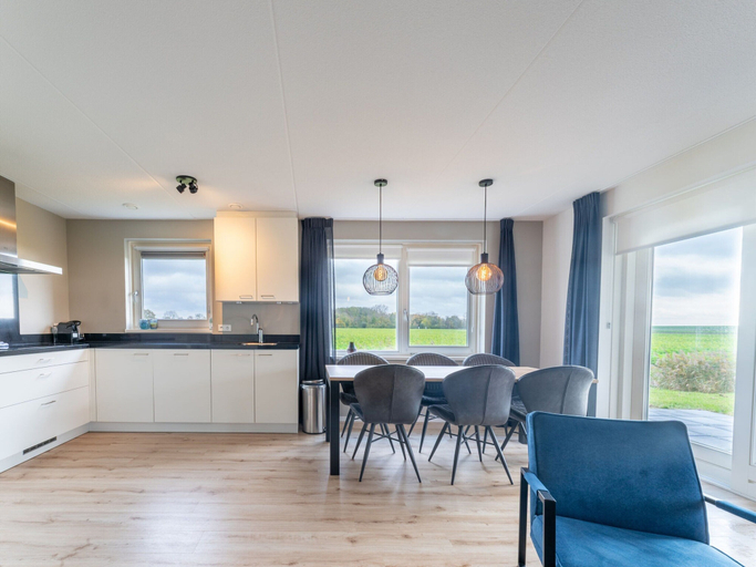 Dining 3, Holiday Home Near Scherpenisse Beach, Tholen