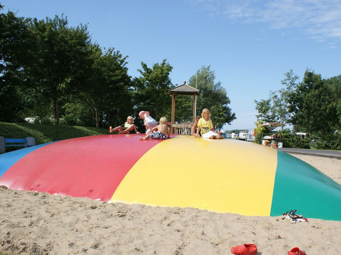 Pool 2, Modern Chalet With a Fireplace in a Holiday Park, Langedijk