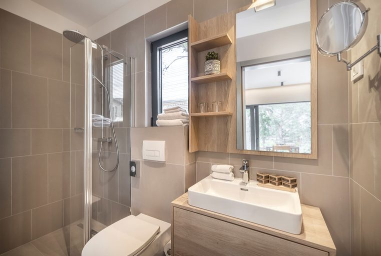 Bathroom 5, Valamar Amicor Resort, Stari Grad