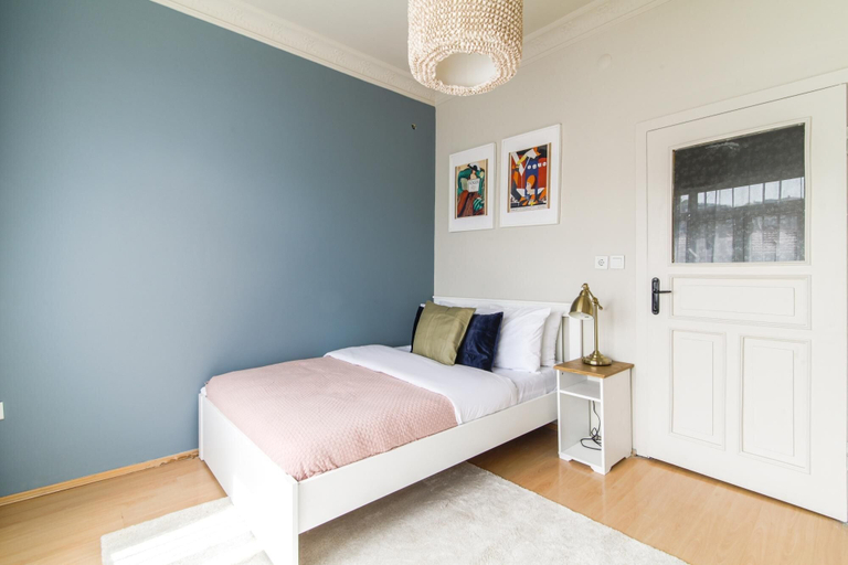 Others 2, Chic and Cozy Flat Near Istiklal Street in Beyoglu, Beyoğlu