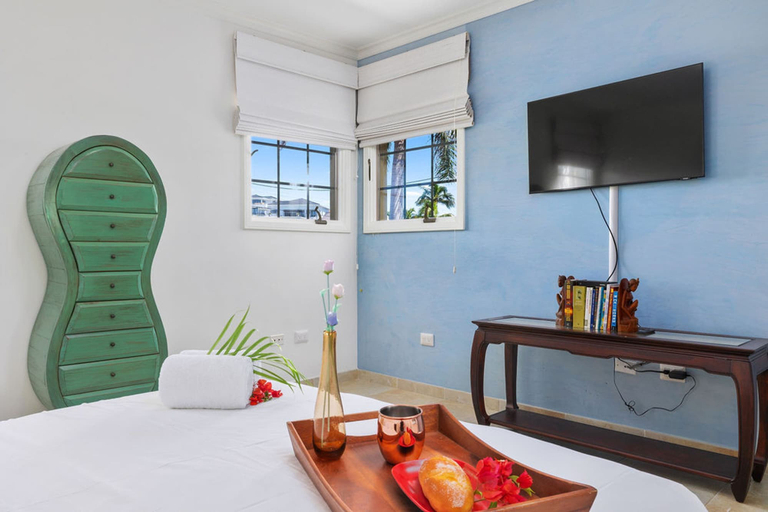 Bedroom 2, Ocean View 5BR Villa Steps to Beach Privatepool