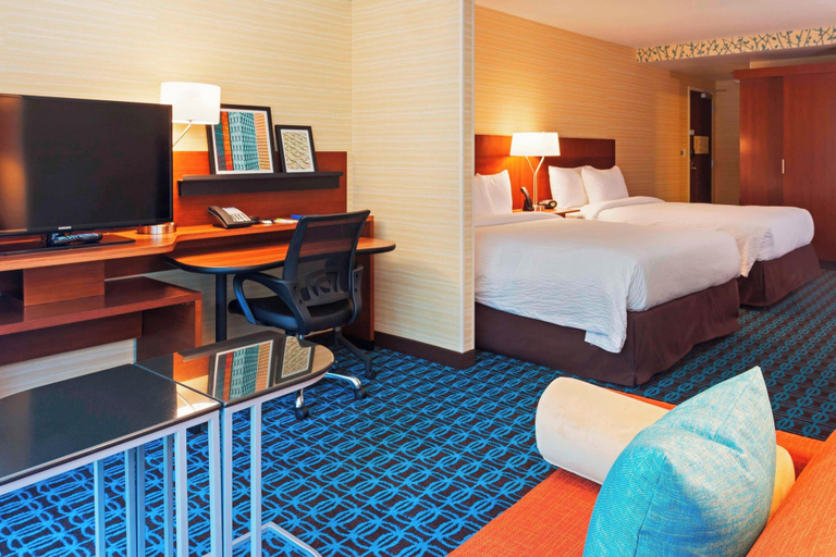 Bedroom 3, Fairfield Inn & Suites Chicago Downtown/River North, Cook