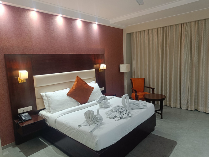 Bedroom 3, J P HOTEL AND WEDDING SQUARE, Pilibhit