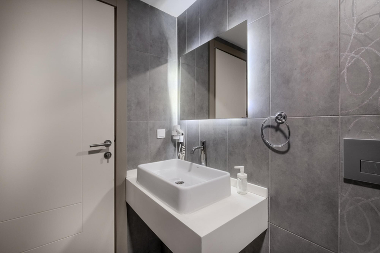 Room 5, Residence Near Commerce Center and Istanbul Mall, Bağcılar