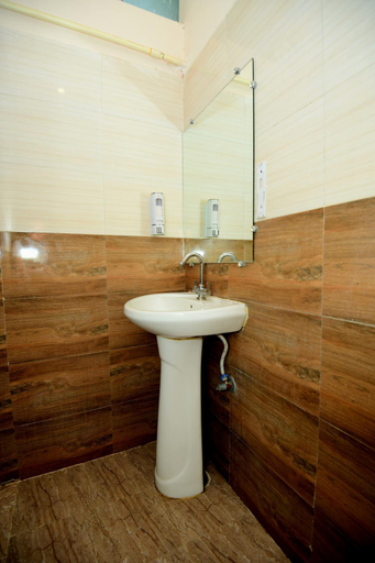 Bathroom 4, AP Palace Hotel Ayodhya, Faizabad