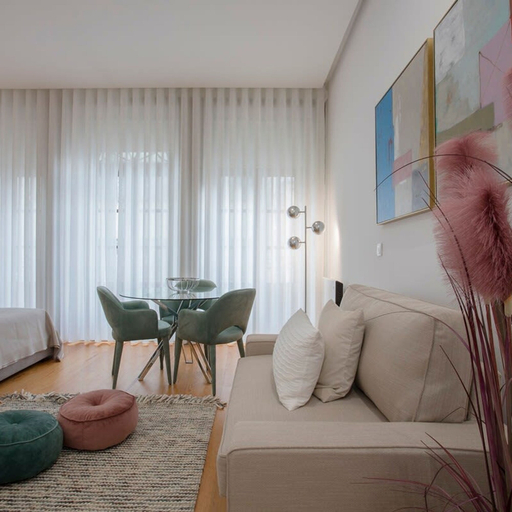 Room 2, Liiiving in Porto Downtown Luxury Apartment 2R, Porto