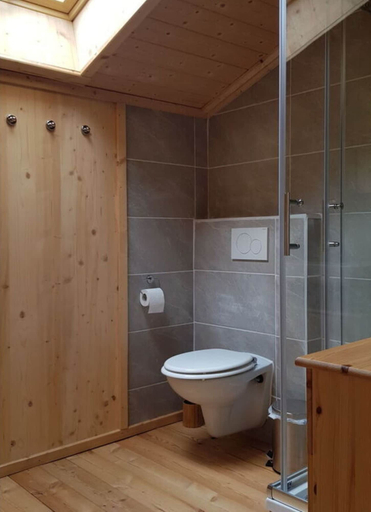 Bathroom 2, Holiday Apartment Almstuberl, Weilheim-Schongau