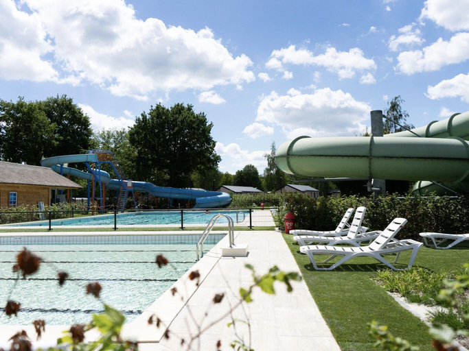 Pool 4, Modern Chalet With Dishwasher, Near the Efteling, Loon op Zand