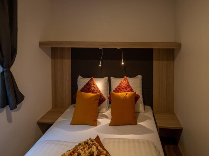 Bedroom 2, Modern Chalet With air Conditioning, Limburg
