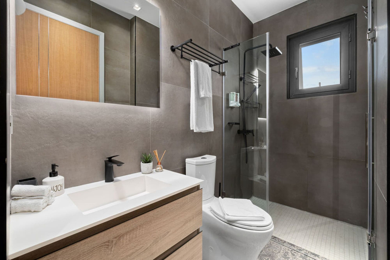 Bathroom 4, Sea View Exclusive Penthouse Outdoor Dining 3BR