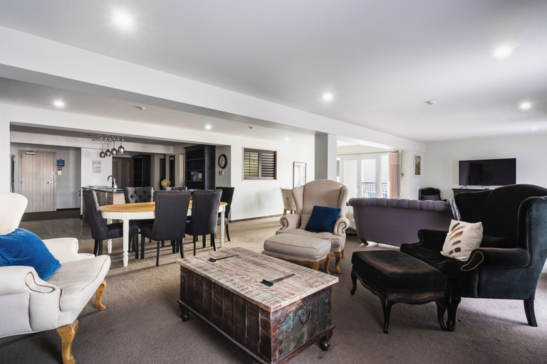 Others 5, Manor Place Apartment, Dunedin