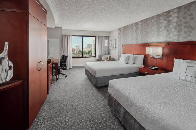 Bedroom 3, Courtyard by Marriott Shreveport-Bossier/Louisiana Boardwalk, Bossier