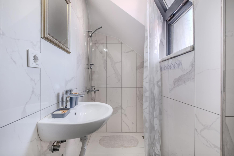 Room 2, Sea View Duplex w Terrace in Goldenhorn, Beyoğlu