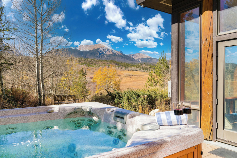 Sport & Beauty, Topaz Estate by Avantstay Luxe Home, Pool + View, Summit