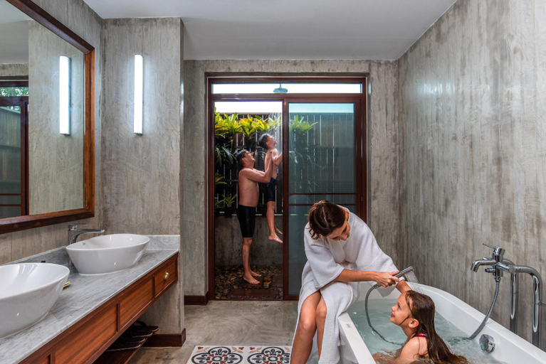 Bathroom 9