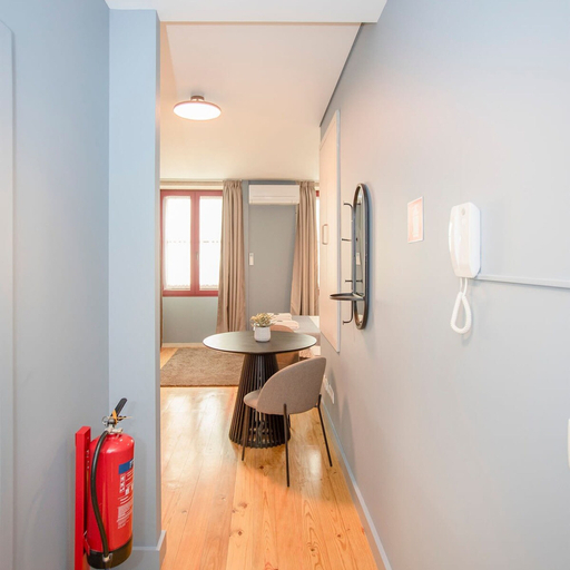 Room 3, Liiiving in Porto Historic Cl Rigos Studio - 1F, Porto