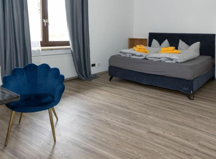 Room 2, am Wehr Comfortable Holiday Residence, Roth