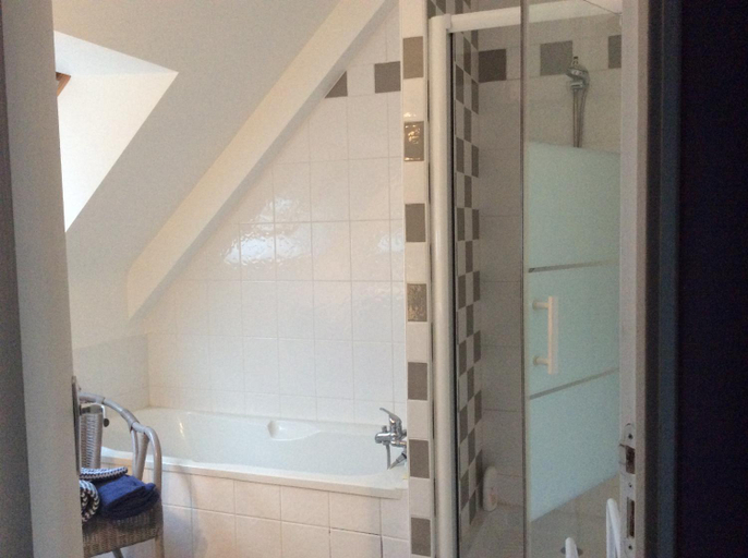 Bathroom 2, A l'Oree de Bruz, Ille-et-Vilaine