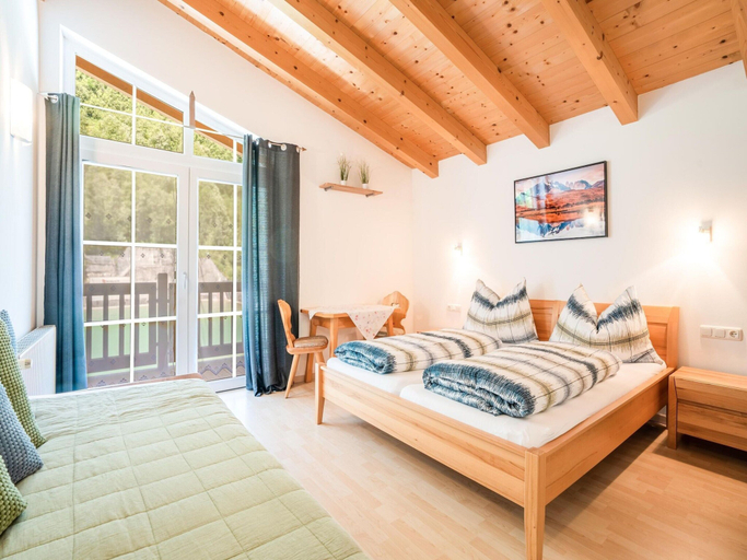 Others 5, Group Apartment in Reitleben Directly on the Lake, Zell am See