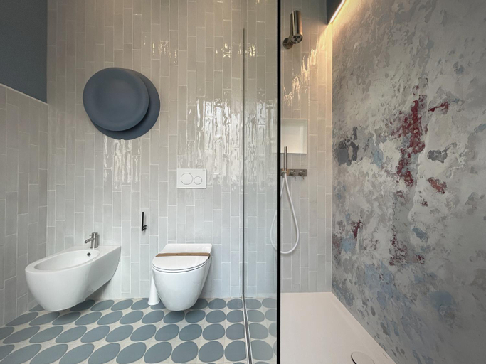 Bathroom 9