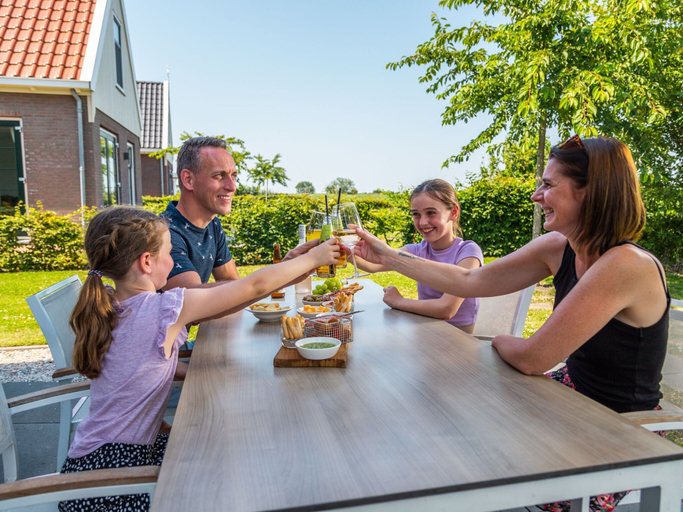 Others 3, Holiday Home With Sauna in a Holiday Park, Waterland
