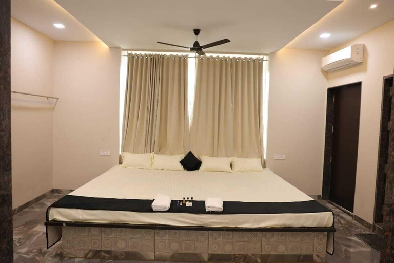 Bedroom 4, Navkar Palace Hotel & Resort, West Nimar