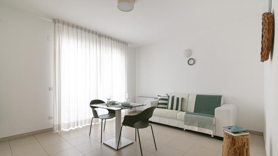 Others 2, Residenza Excelsior 907, Chieti