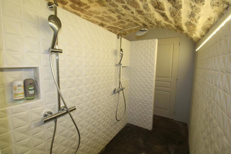 Bathroom 2, Domaine des hauts de Vernon, Ardèche