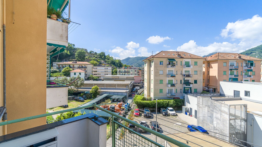 Room 5, Costaguta 75 in Rapallo, Genova
