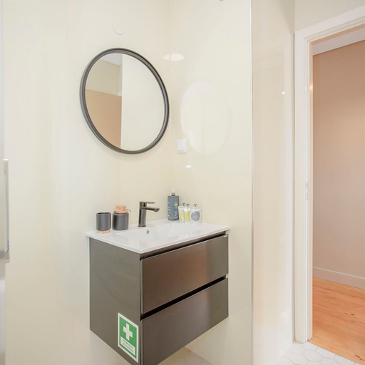 Room 4, Liiiving in Porto Historic Cl Rigos Studio - 4F, Porto