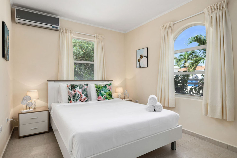 Bedroom 3, Cozy 3br2ba Great Location w Private Pool Patio