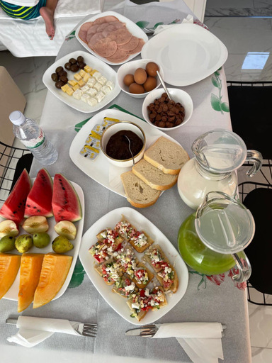 Food & Drinks