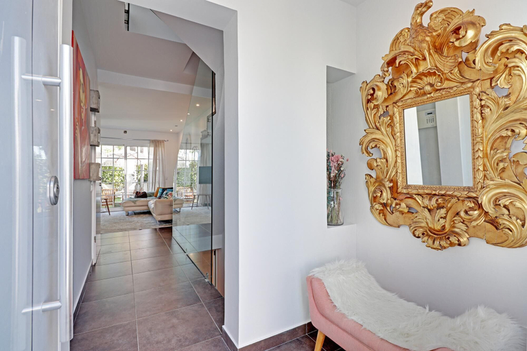 Room 5, Jungle Beach House in Quarteira, Loulé