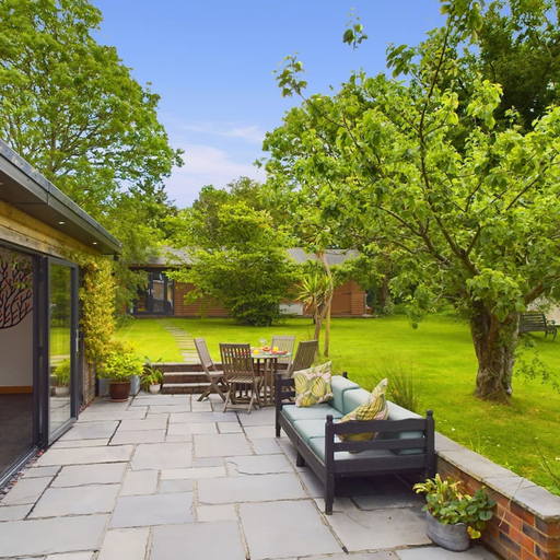 Room 5, The Timbers Eco-Luxe Home with Yoga Cabin, Isle of Wight