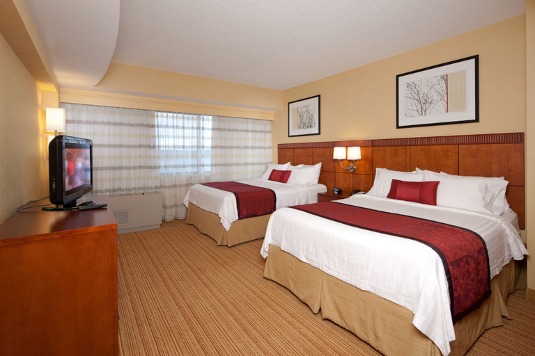 Bedroom 4, Courtyard by Marriott Boston Waltham, Middlesex