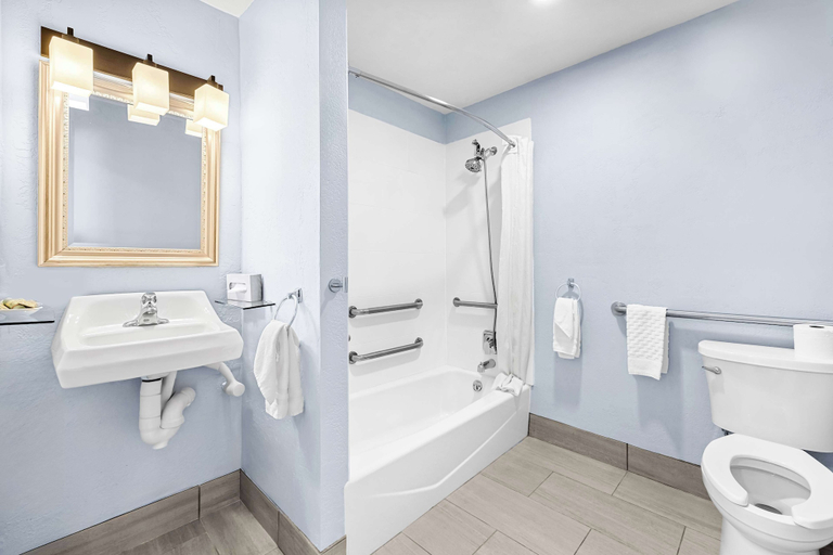 Bathroom 4, Best Western Vista Manor Lodge, Mendocino