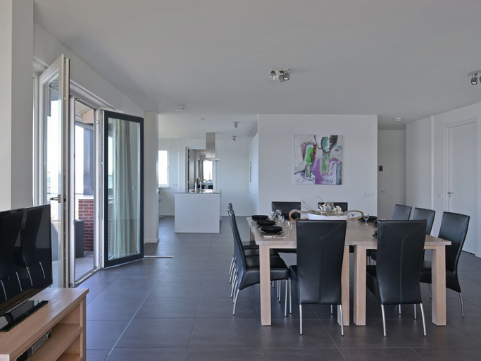 Dining 3, Modern Escape by the Marina, Noord-Beveland