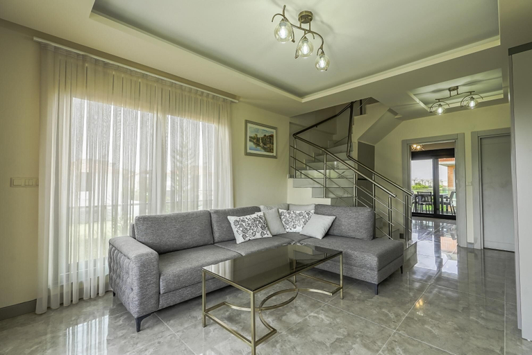 Others 4, Flat w Shared Pool and Balcony 8 min to Beach, Serik